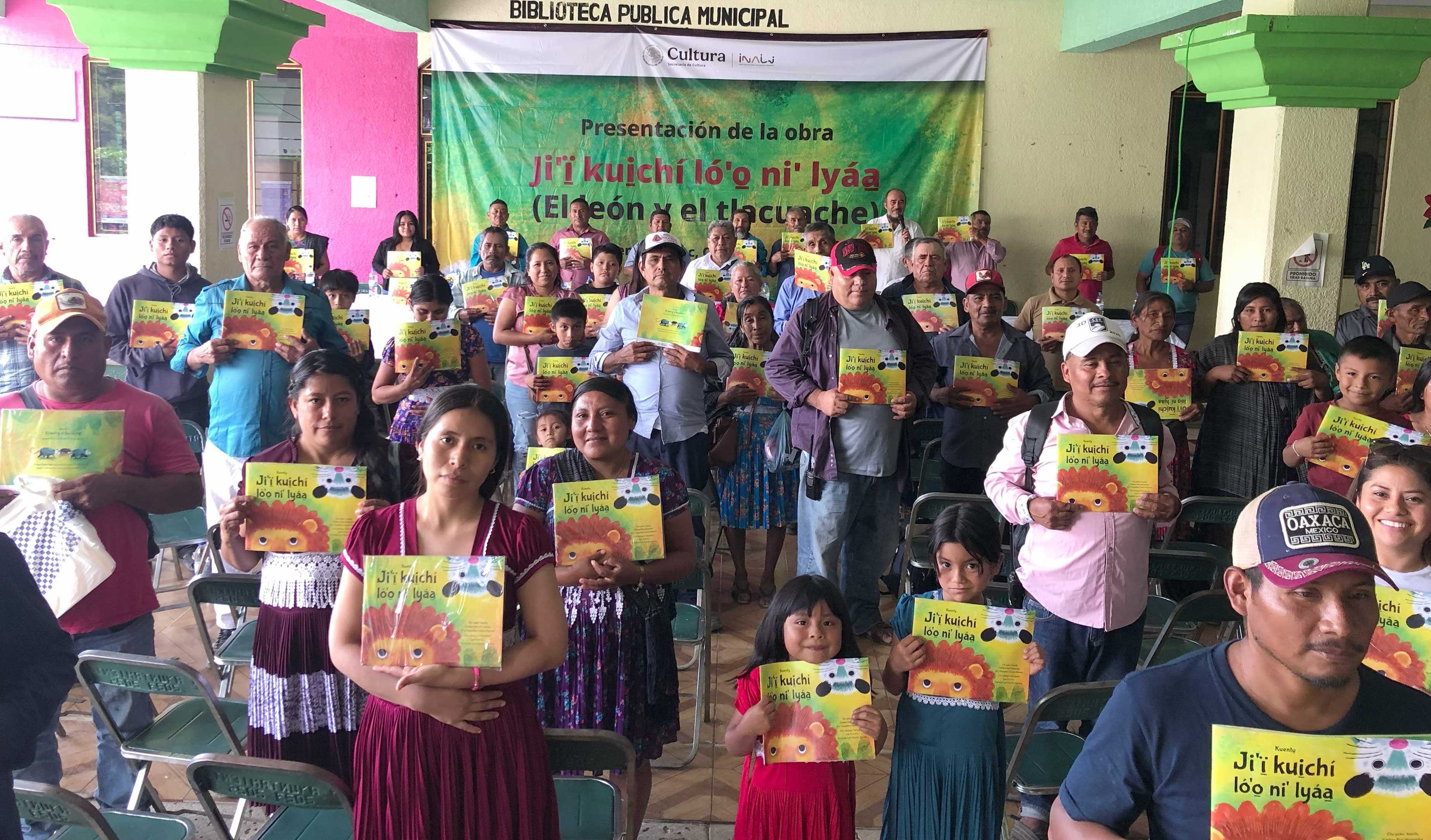 LA SECRETARÍA DE CULTURA, A TRAVÉS DEL INALI ENTREGA EN COMUNIDADES OBRAS ESCRITAS EN LAS LENGUAS OMBEAYIÜTS Y CHATINO